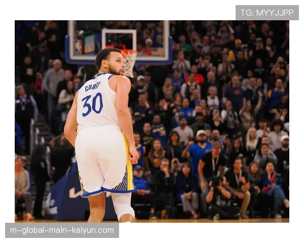 三分球关键时刻占比升至47.2% 库里上季季后赛效率惊人 三分球关键时刻占比升至47.2% 库里上季季后赛效率惊人