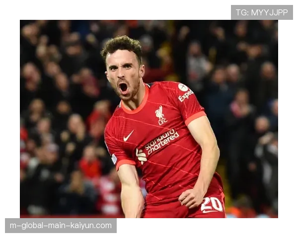 欧冠防守动作判罚尺度 鲁莽抢截与红牌标准分析